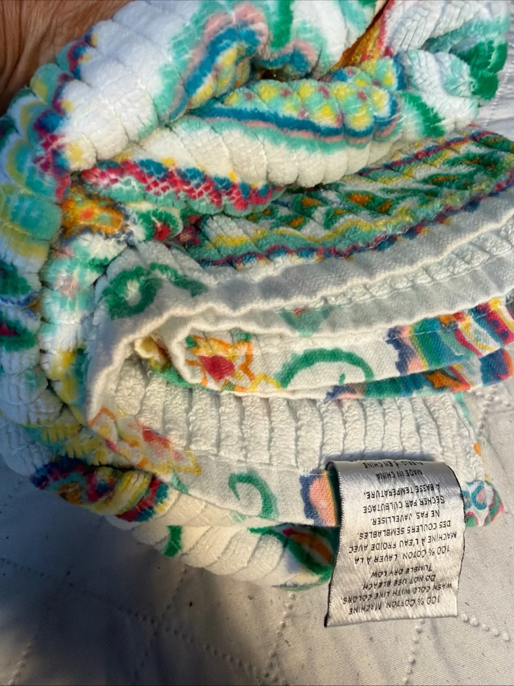 Bella Lux 55x29 discontinued set of 2 Vibrant Teal & Coral Paisley Bath Towel